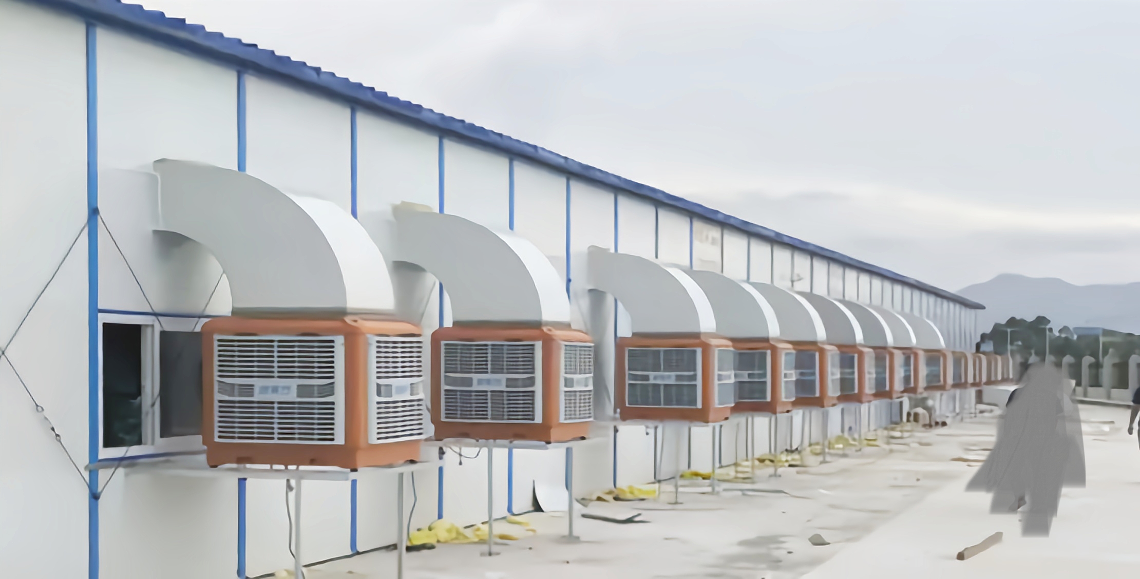 闷热的室内场所安装环保空调通风降温