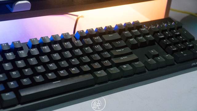 手机业|值得入门的机械键盘！杜伽K310 樱桃红轴机械键盘