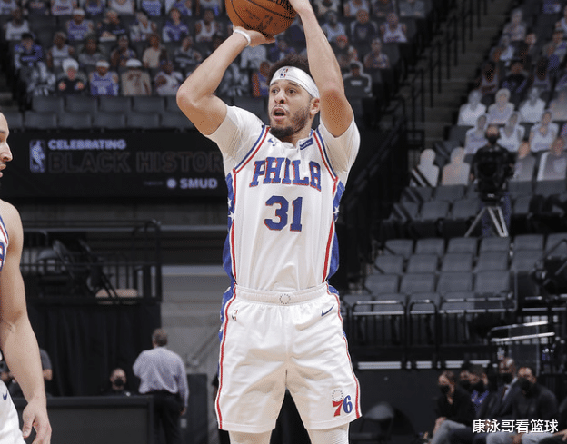 76人队|强势逆转!三巨头69分恩比德创纪录,霍华德小爆发,库里历史第一