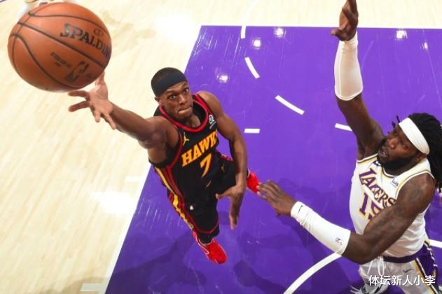 勒布朗·詹姆斯|詹姆斯受傷，有誰(shuí)留意到湖人球員的反應(yīng)，隆多的反應(yīng)太真實(shí)