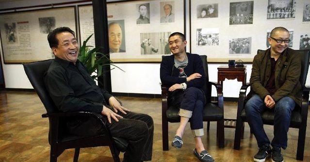 苗阜|苗阜晒照片，师胜杰与郭德纲关系亲近，但嘻哈包袱铺正在“没落”