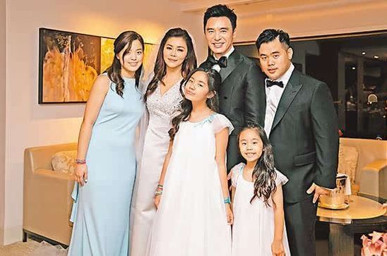 钟镇涛|钟镇涛拒绝复婚：57岁再做父亲，我是4个儿女的幸福爸爸