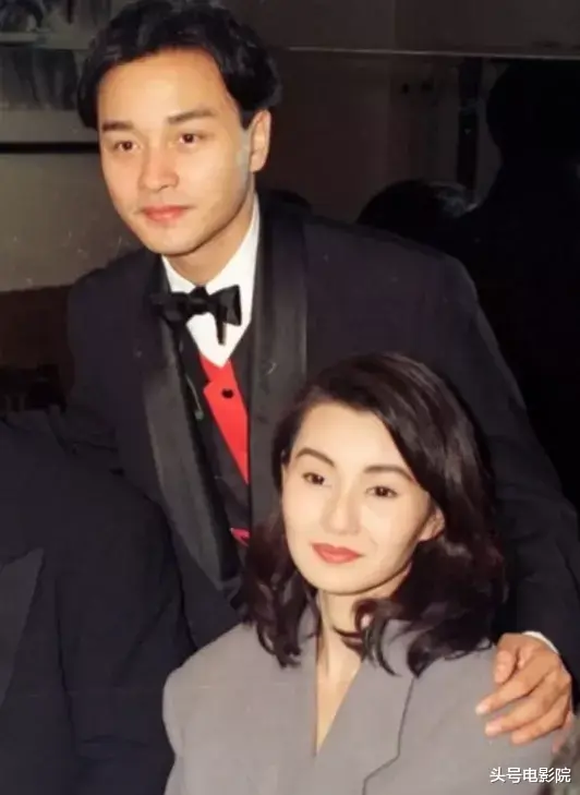 张曼玉|56岁张曼玉暴瘦住平民区？街边买39元内衣，改当歌手活出自我