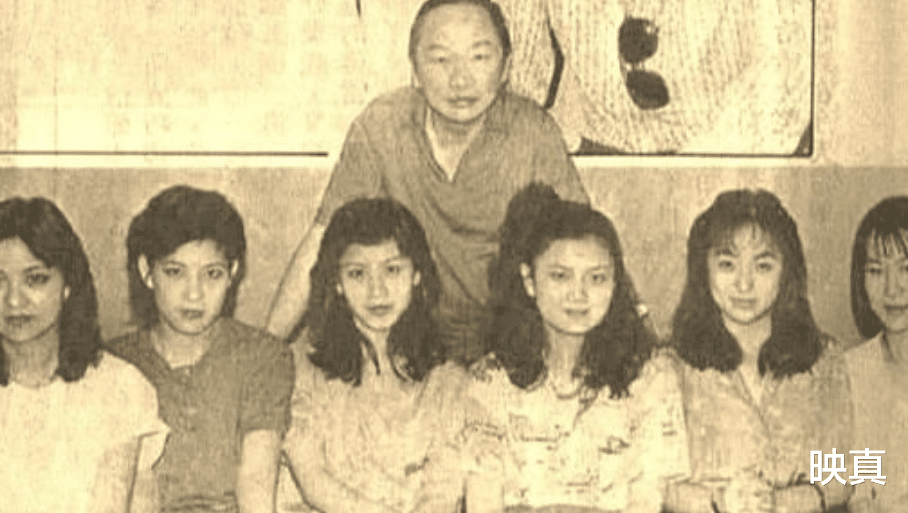 古龙|浪子古龙：下葬时48瓶XO酒陪葬，墓碑上四个大字令人怅然若失