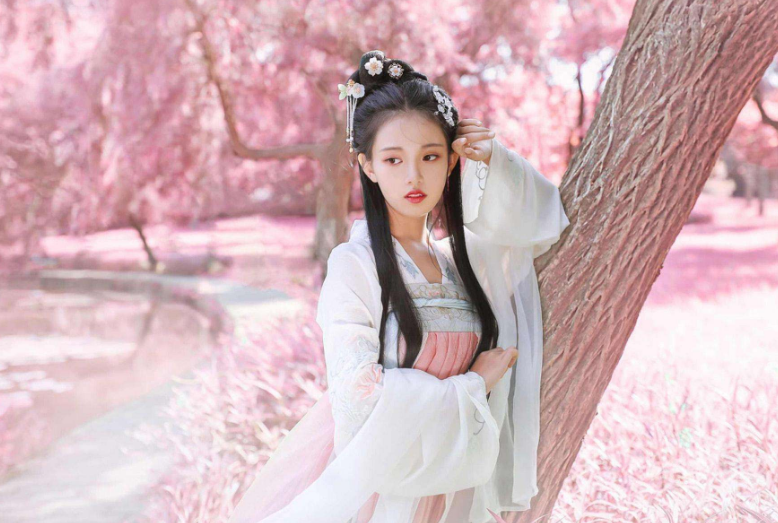 央视|国风跨年哪家强？18位人气主播邀你赴宴，美女主播成亮点