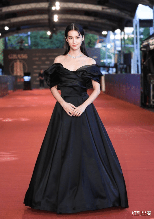 鞠婧祎|金钟奖众女星争奇斗艳！33岁刘品言开U领身材傲人，生图仍显壮实