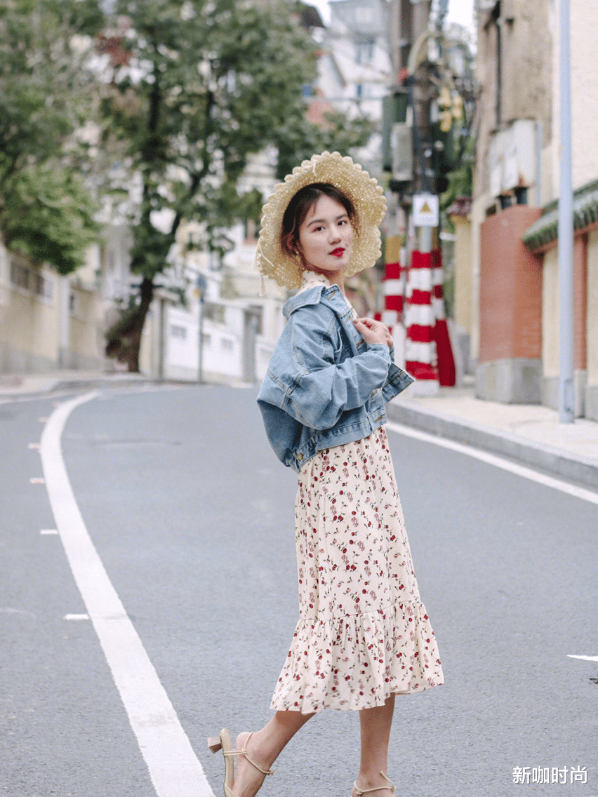 郭富城|郭富城小娇妻品位不俗，穿法式小黑裙优雅大方，却暴露了真实身高