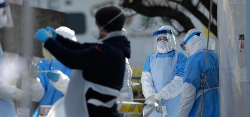 育儿馨说|英国疫情迎来第二轮反弹!数万人聚集伦敦街头,高呼要逮捕鲍里斯