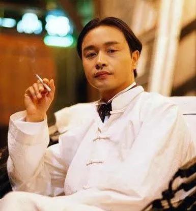 张国荣|时至今日他依旧怀念张国荣，还晒出和张国荣在圣诞树前的合影