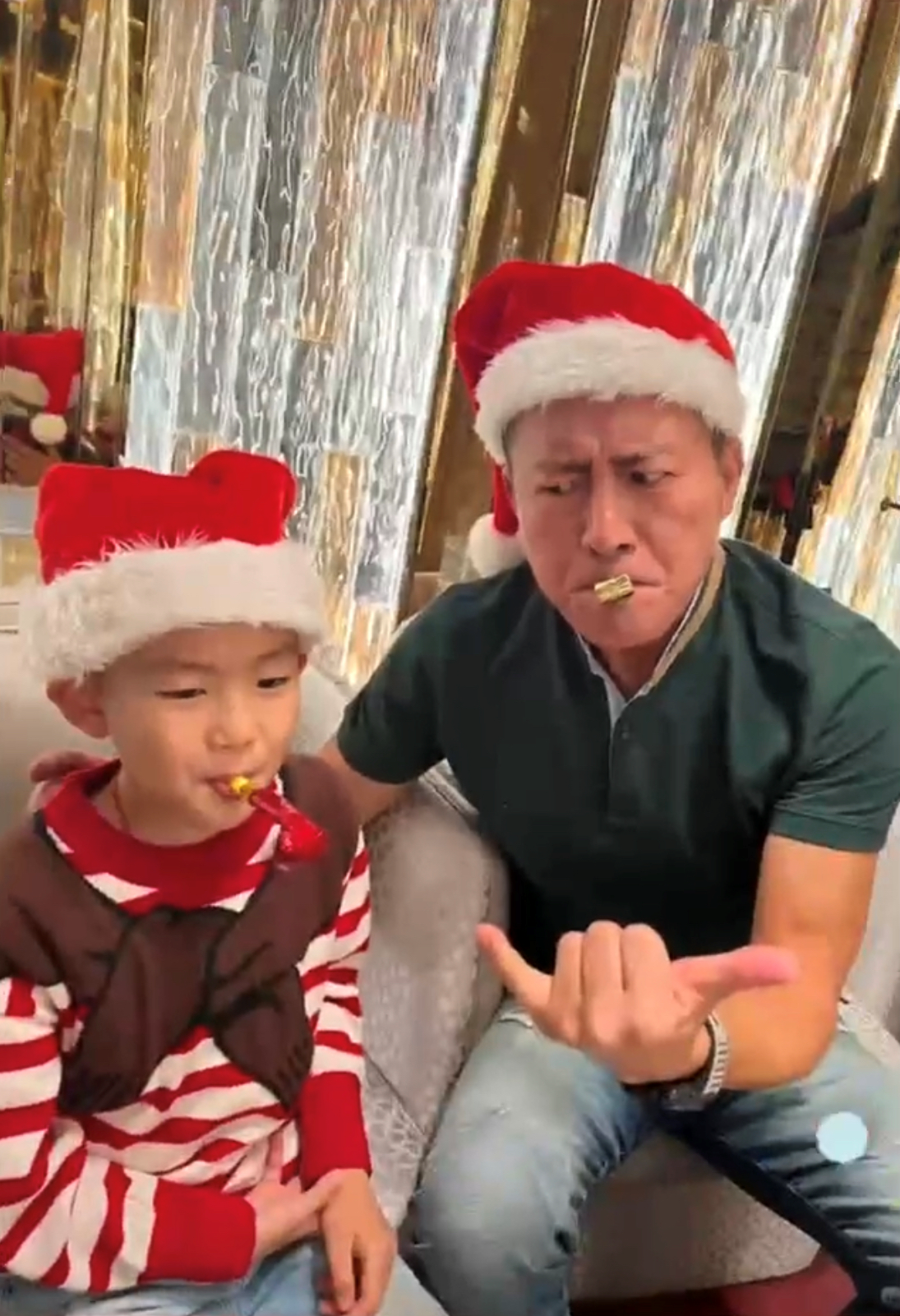 江珊|江珊57岁前夫罕晒全家福，41岁富商妻子身材苗条，5岁儿子神似爸