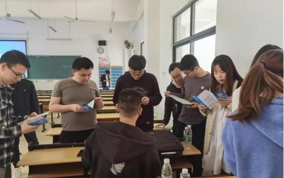 |“工作体面”和“工资高”,你选哪一个?年轻人的选择出奇一致