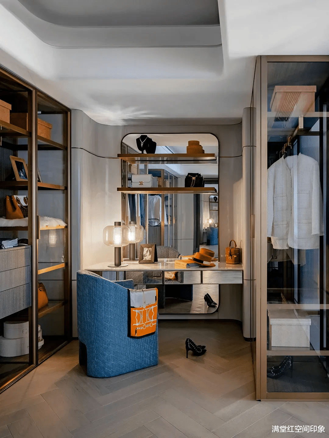 极简轻奢设计风格,将屋主的年轻个性化展现得淋漓尽致