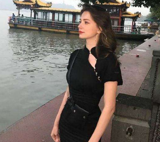 魏大勋|浙大留学生神似“赫本”,颜值爆表走红,网友直呼有恋爱的感觉