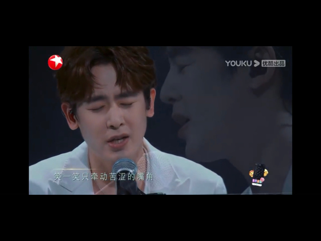 尼坤|《追光吧哥哥2》尼坤初舞台，化身白马王子，钢琴弹唱angel