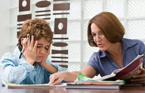 益养荟|家长到底要不要检查孩子的作业？儿童健康测评