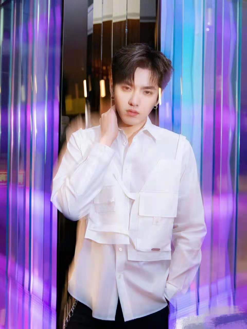 吴亦凡|吴亦凡疑深夜发文退出娱乐圈？