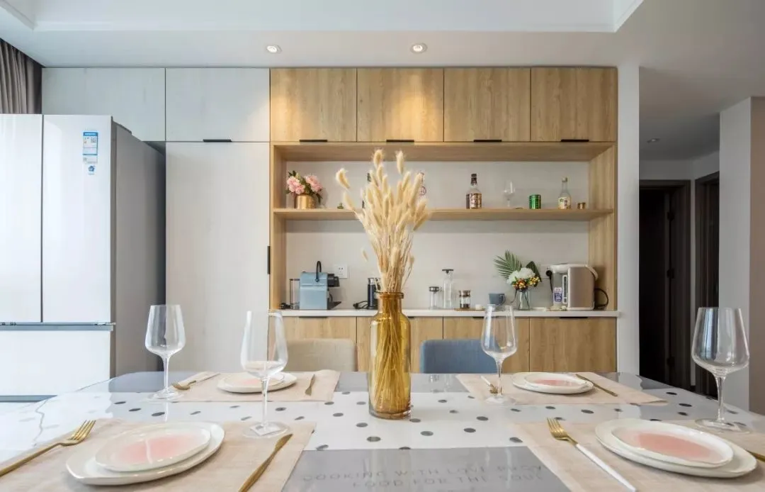 背景墙|嫌小户型餐厅又小又挤？那是你不会弄，聪明人都这样做