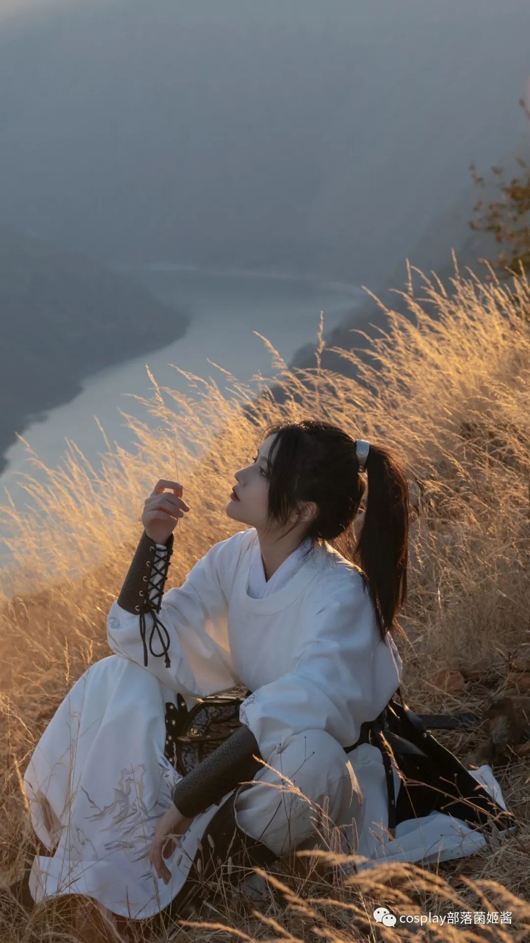 游戏cosplay|cos:落日余晖下的女侠真的好帅@茗音