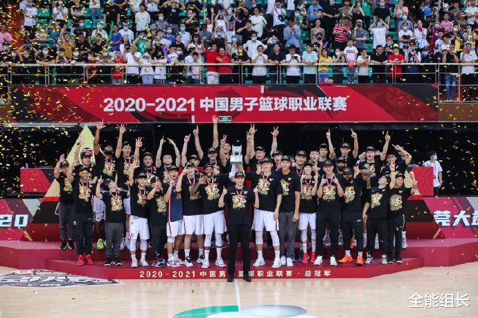 广东男篮|广东千万夺冠奖金分配曝光，老板出手太豪爽，胡明轩一夜暴富