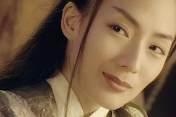 舒淇|晴格格塌鼻梁，嫦娥脸方，这10位女星不整容也好看
