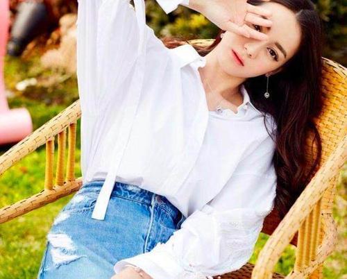 浪荡子时尚达人|2021夏日炎炎，迪丽热巴 时尚白色穿搭清凉一夏