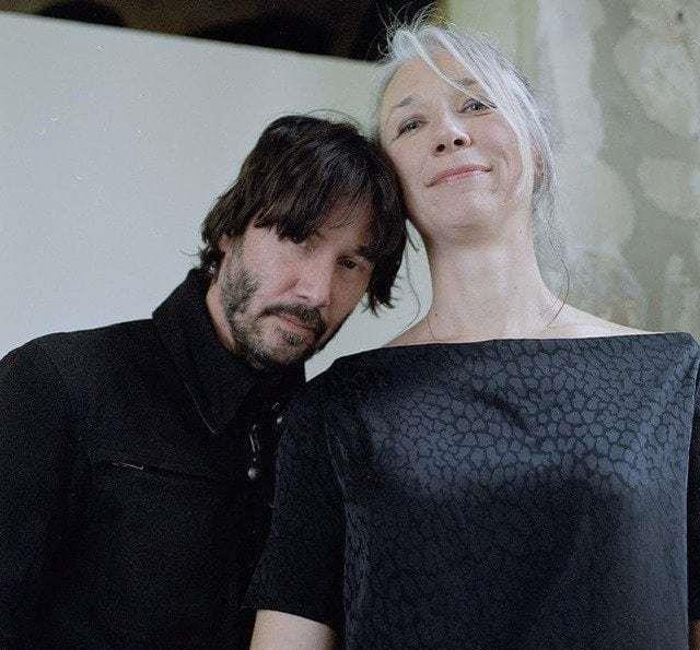 裴秀智|基努·里维斯之迷:身家亿万、感情专一,错过生命中的6个女人