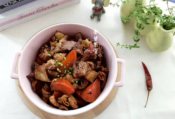 养花小娇娘|贴秋膘炖猪肉，除了百叶结再多加这食物，三种食材炖一锅，真香