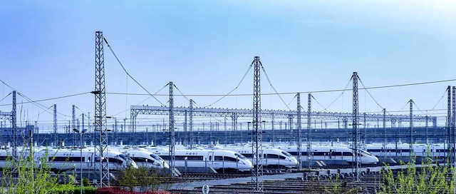 民警 中国这两座城市厉害了，率先实现了“市市通高铁”，不是粤浙苏！