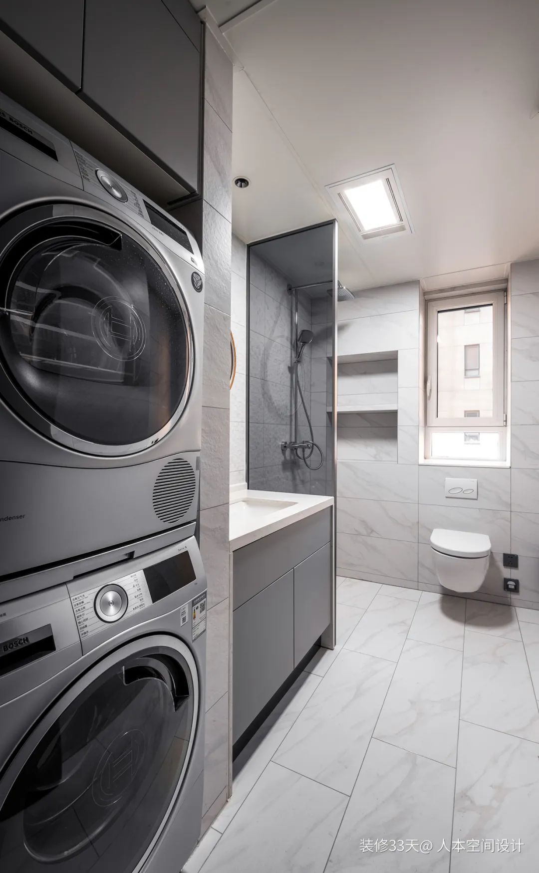 装修设计：增玄关扩厨卫，85平混搭两室