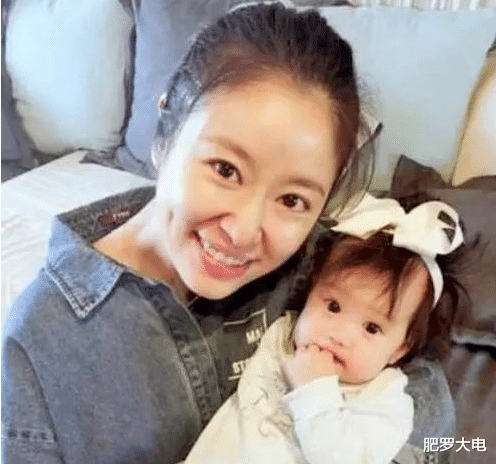 林心如|45岁林心如再次怀孕？颜值和状态依旧在线，网友猜测又是女儿？