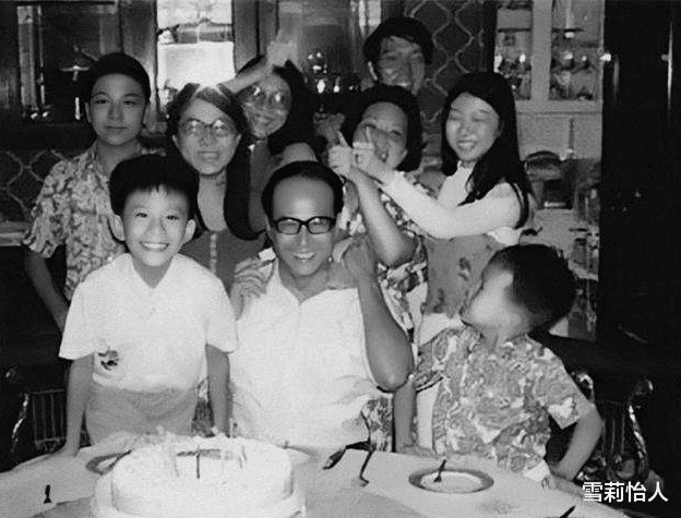 李嘉欣|93岁李嘉诚再拜亡妻，庄月明之死是否有内幕？其实跟李嘉欣无关系