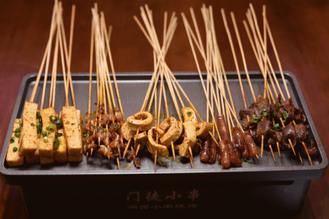 重庆 张家界里的“世外桃源”！位于909米的悬崖上，有仙境般的景象