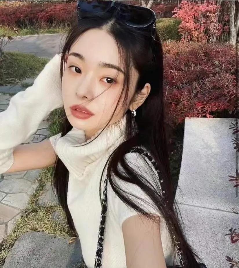 周洁琼|宋智雅因“偷”文化翻车，服饰发簪皆起源中国，网曝广告报价60W