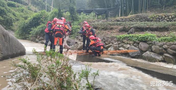 |又是钓鱼？把消防队也惊动了，知道原因后哭笑不得