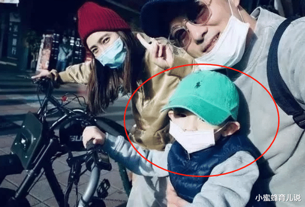 余文乐|余文乐儿子正脸曝光，堪称星二代颜值天花板，网友：愿等你长大