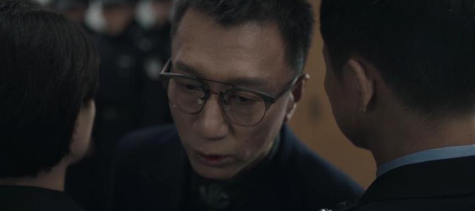 中年女同学的自救|腾讯刚索赔天价，《扫黑风暴》就全集泄露，片源打着“送审样片”