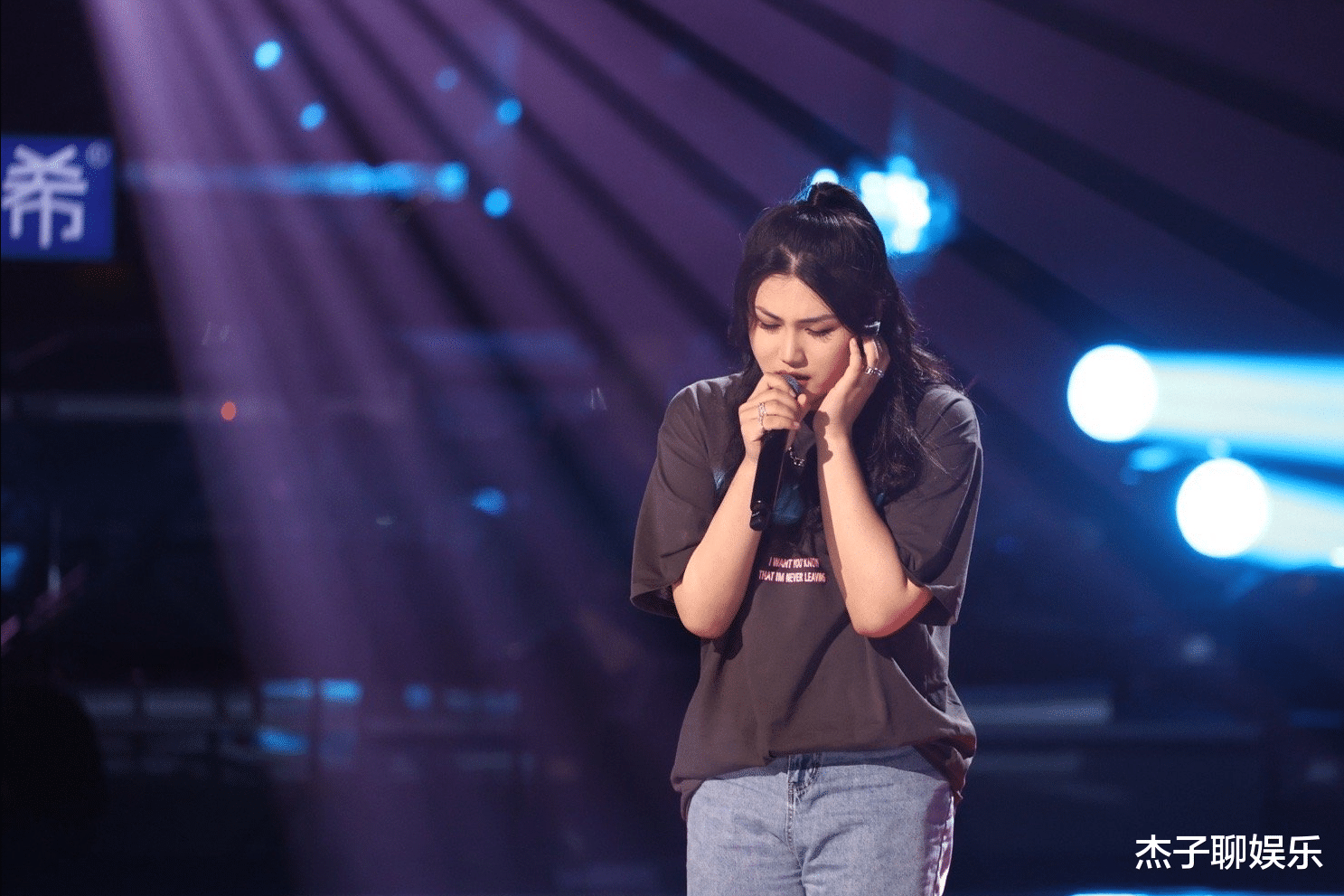 柳云龙|柳云龙19岁女儿参加好声音，6位导师为其转身！原创歌曲大有深意