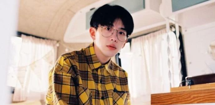 何炅|在镜头前发飙，和神秘男子牵手，何炅这些年来到底经历了什么？