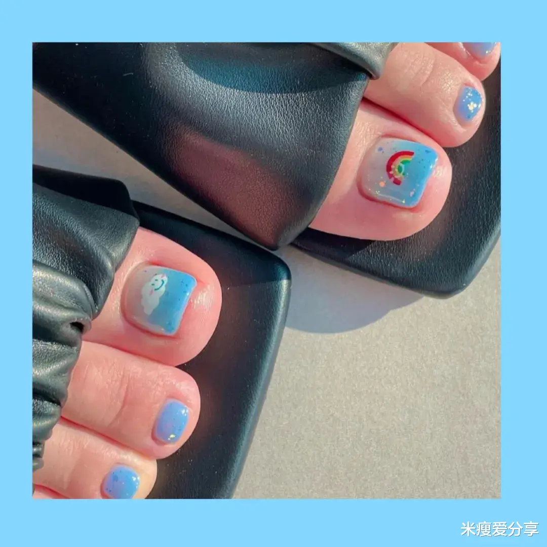 美甲|极光和冰块美甲的组合，美得可以封神！脚丫子都高级了！