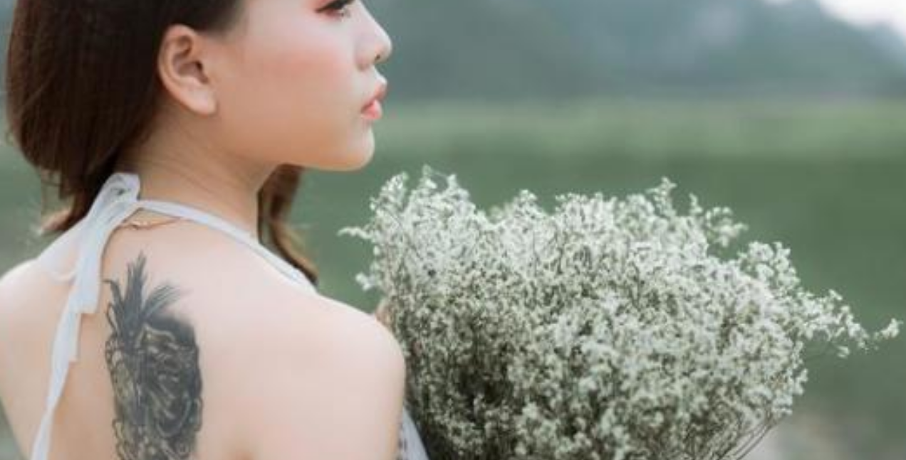 李静|结婚当天，新娘和男闺蜜的互动，让新郎叫停婚礼，称实在受不了