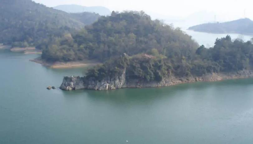 贵州|高原地区最大的湖泊，占地200平方公里，富含178座岛屿，就在贵州