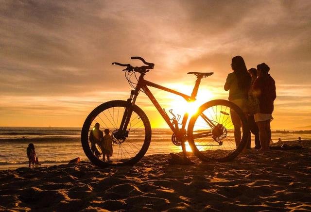 火腿走天下 大衣哥儿子结婚，因一百万彩礼和长相被“攻击”，是怎么一回事？