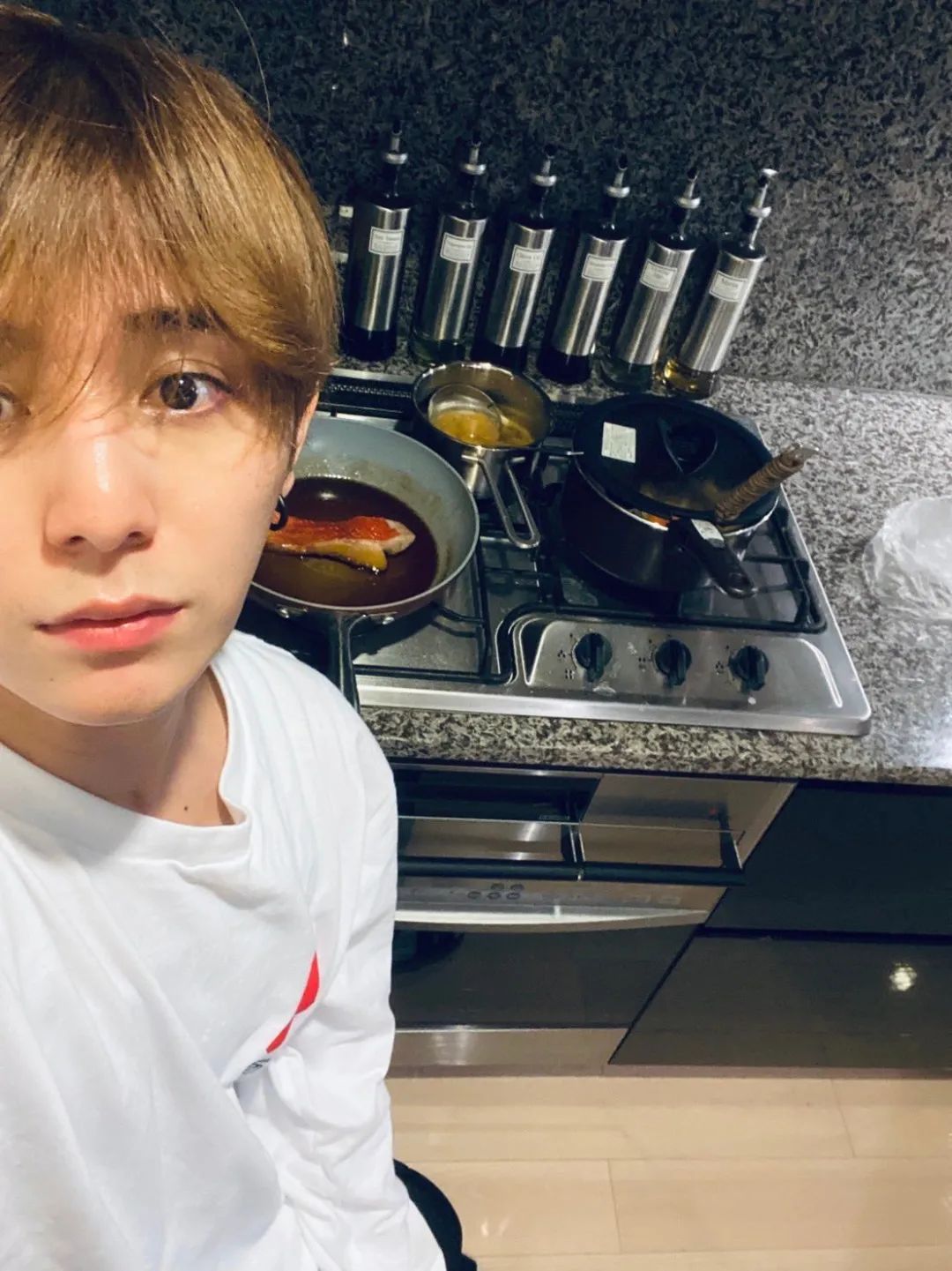 喜临门|山田凉介穿女装，男偶像变女偶像