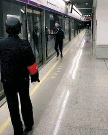 萌萌萌说|“我老婆很像范冰冰，你们是不是嫉妒了？”评论区精彩了！哈哈哈