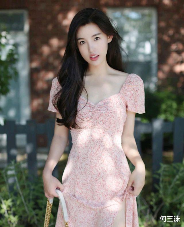 何三沫|温柔浪漫简单干净的穿搭，可以把自身的魅力呈现出来，谁穿谁优雅
