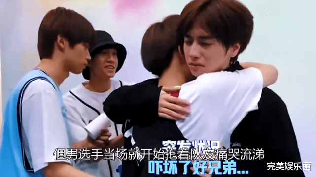 |当年割破手指痛哭的小鲜肉，竟然拍戏了，网友：手指还在吗？