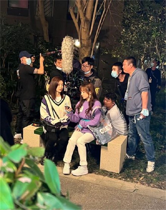 江疏影|《欢乐颂3》路透曝光，江疏影生图太绝了，高糊也藏不住女神颜值