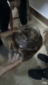 丁其琛|神回复：在餐厅要了个女生微信，她怎么把我删了