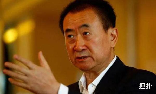 王健林|2年开1百家购物中心，4年还3千亿欠款，如今半年还可收租2百亿