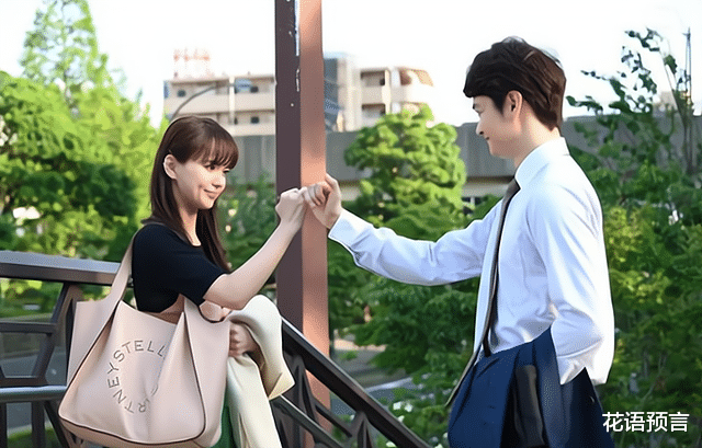 明星素颜|同龄闺蜜一个19岁生娃，一个30岁生娃，35岁相见，简直是天壤之别